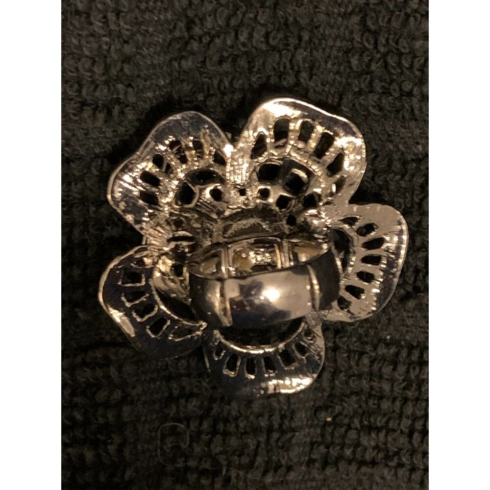 Silver toned Flower Ring 2" - Picture 4 of 5